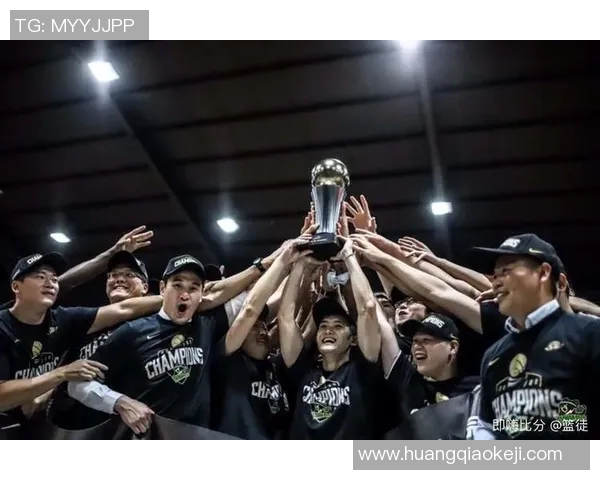 大学生篮球队挑战巴斯克尼亚队展现青春风采与竞技精神