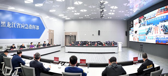 Bsport体育下载：梁惠玲春节前夕看望慰问一线工作人员和福利院老人(图4)