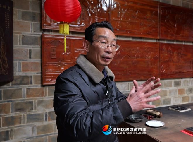 迎宾客引人流 促消费促发展丨蛇年雕版送祝福 建本技艺展魅力(图3)