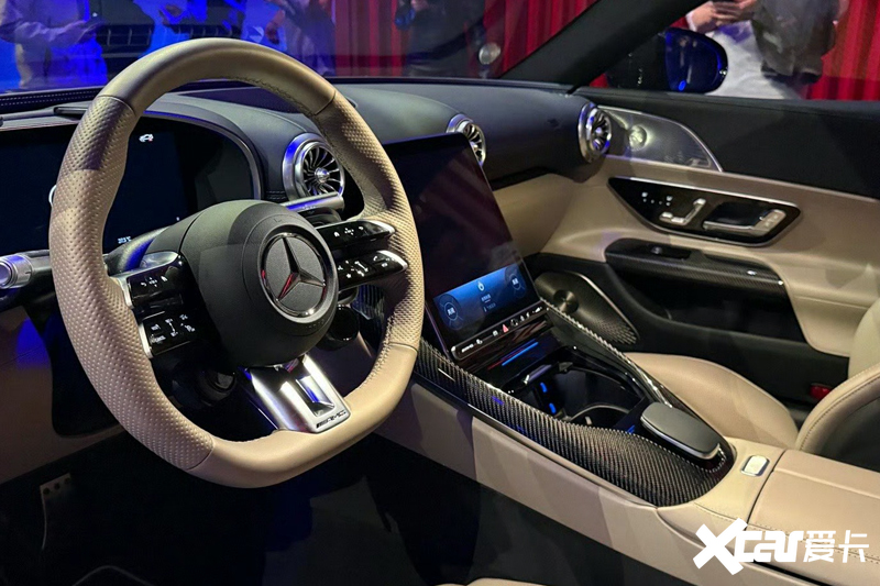 奔驰AMG GT 63首发大V8不带电310kmh极速(图1)