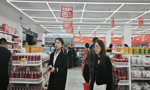 Bsport体育入口：创新驱动未来：怡佳仁全品类生活超市连锁代理斩获“创新·尚变2025渠道新尚奖”(图6)