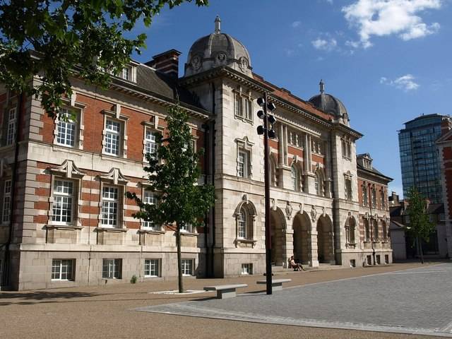 本科留学必看2025英国艺术与设计专业院校最新排名来啦(图1)