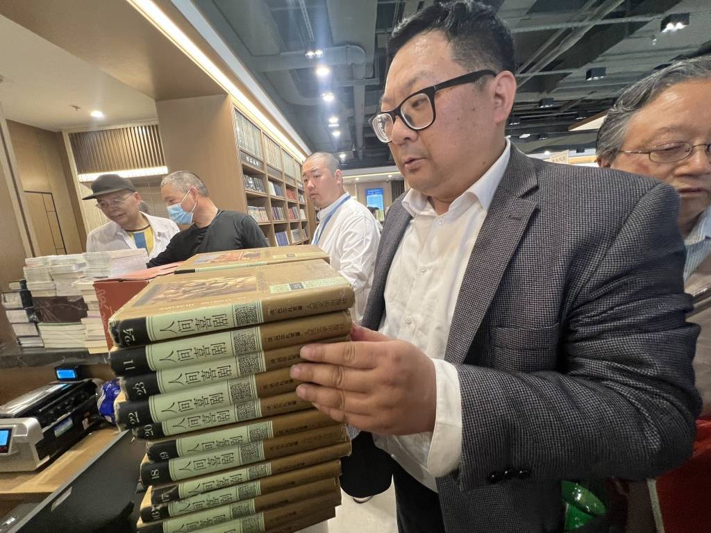 上海古籍书店重新开卷在这里淘旧书获新知(图3)