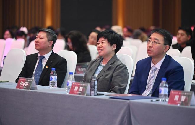Bsport体育官网：长春人文学院举办第34届金犊奖吉林省区校园创意分享会(图1)
