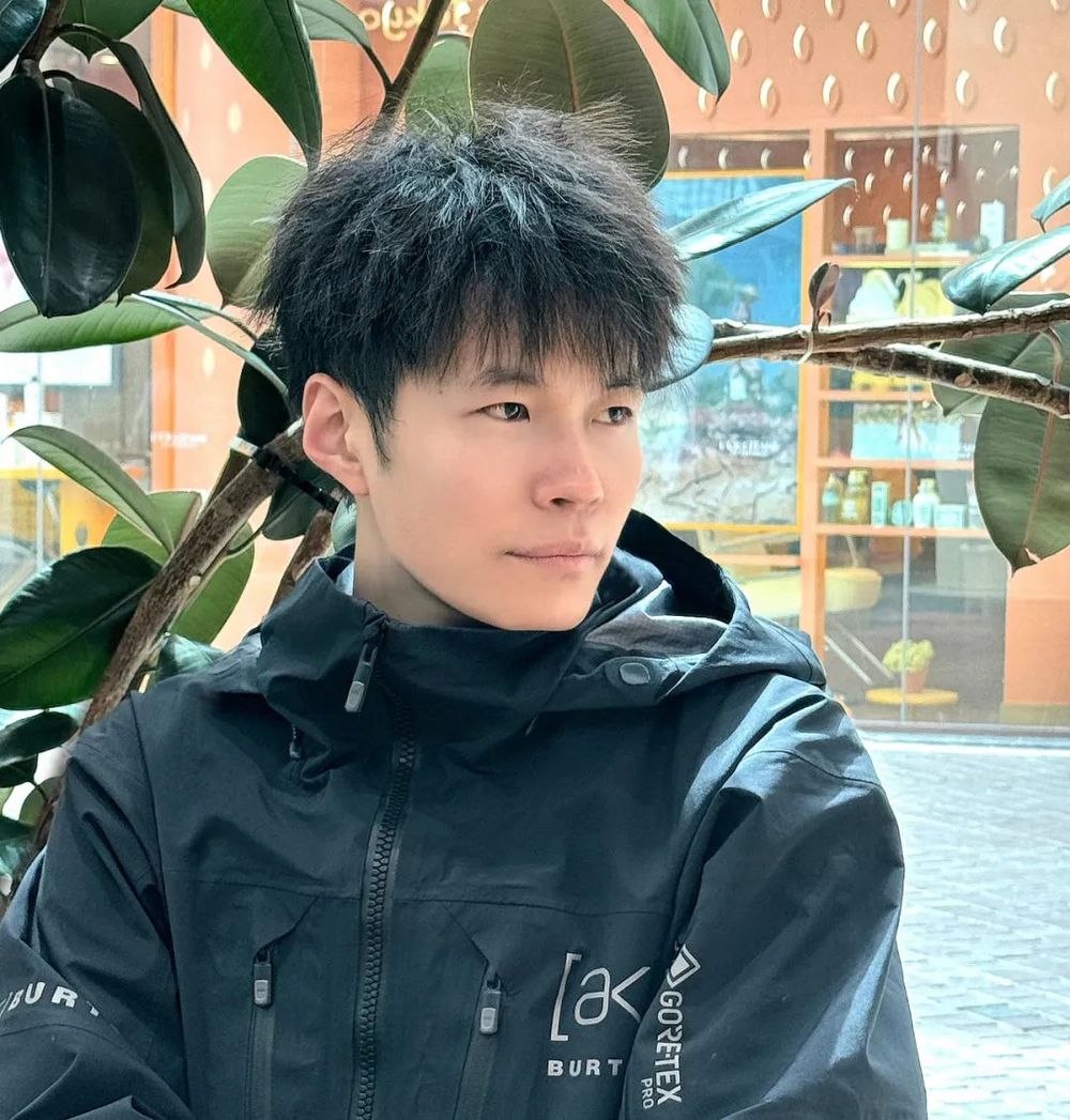 他设计的神舟二十号载人飞行任务标识准备上天→(图10)
