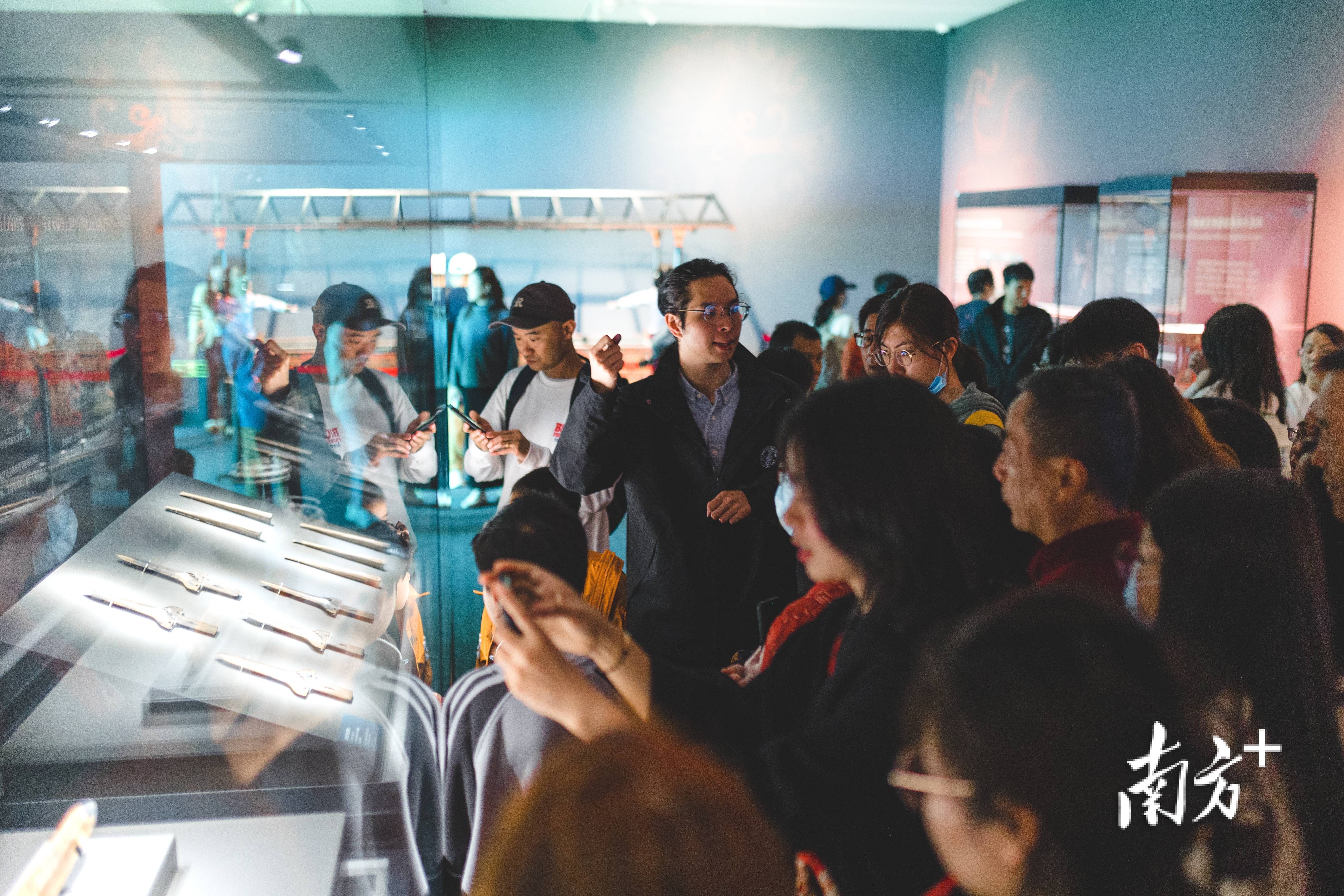 Bsport体育平台：超30万人次观展“古蜀瑰宝——三星堆与金沙”文物特展收官(图1)