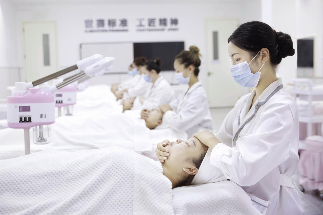 聚焦“美与健康”这所职业院校如何打造美业人才？(图1)